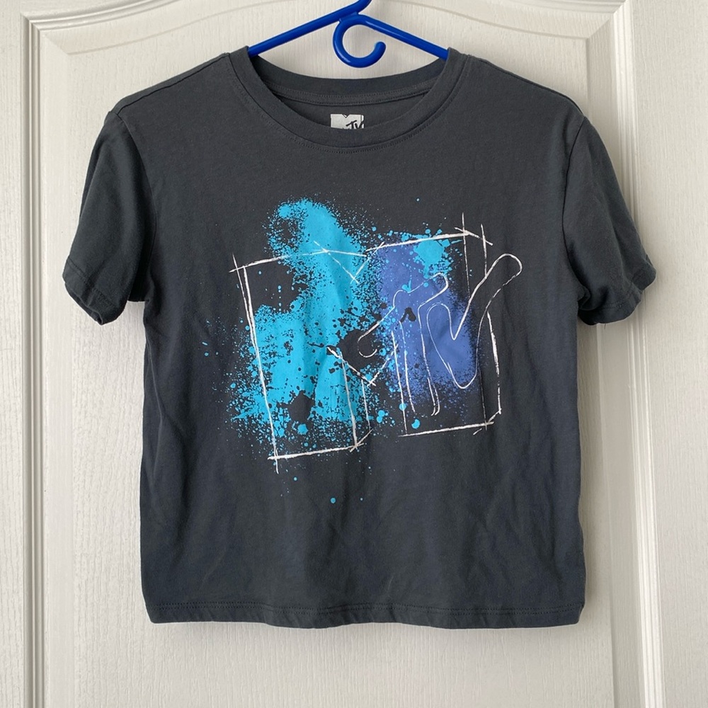 MTV shirt. Size small. Gray.